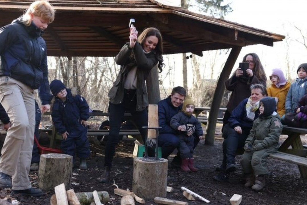 Duchess of Cambridge Tries Out The Kindling Cracker